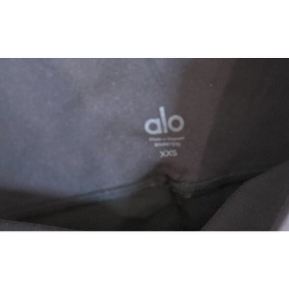 Women’s Alo biker shorts black extra extra small high waisted - Picture 2 of 3